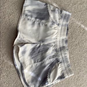 Lululemon White and Grey tie dye shorts size 6